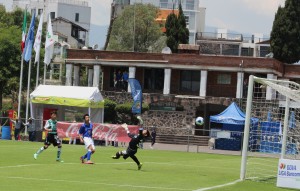 El tercer tanto de Santos Laguna ante Cruz Azul Foto: Carlos Torres