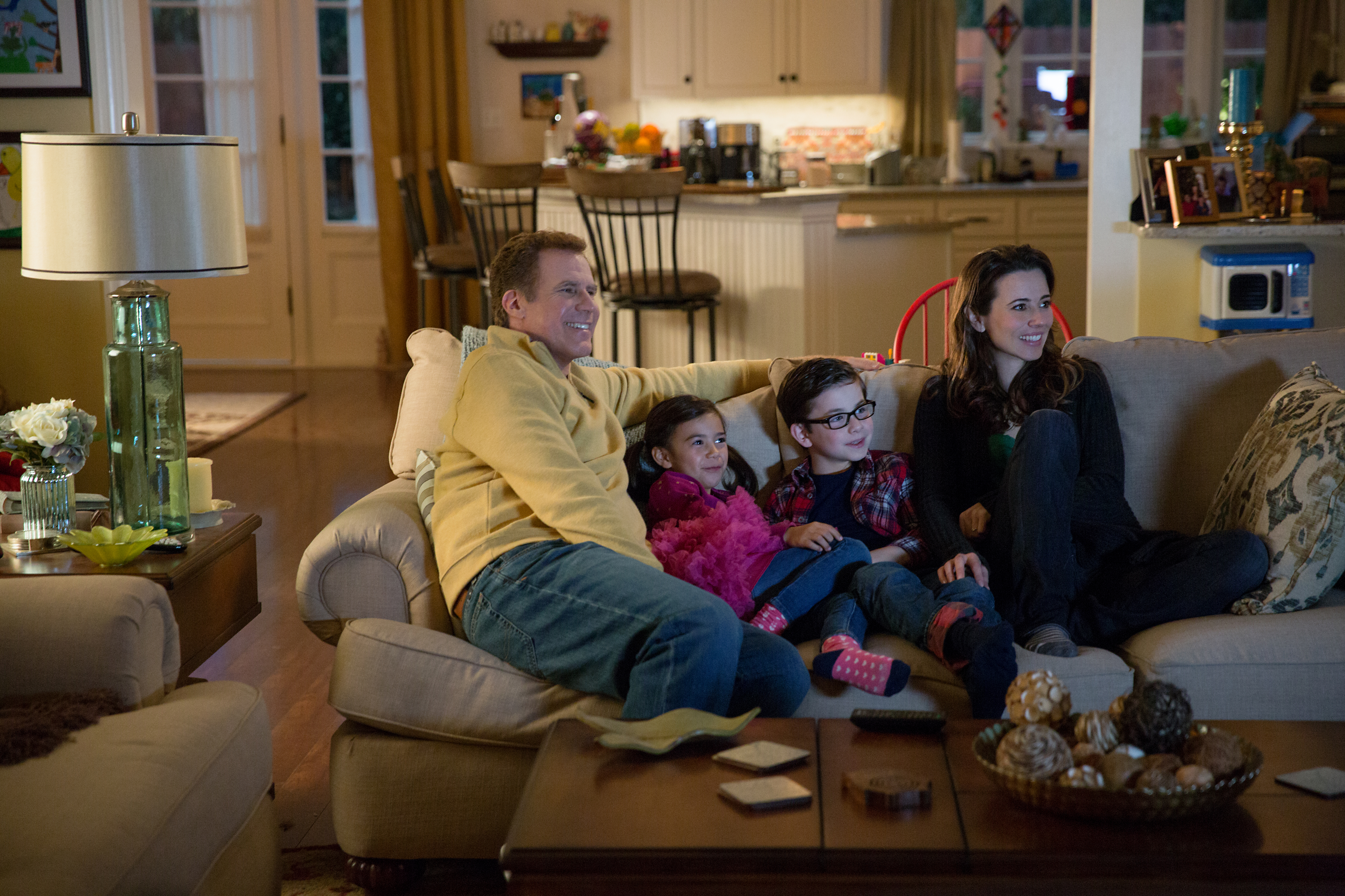 Left to right: Will Ferrell plays Brad Whitaker, Scarlett Estevez plays Megan, Owen Vaccaro plays Dylan, and Linda Cardellini plays Sara in Daddy&rsquo;s Home from Paramount Pictures and Red Granite Pictures