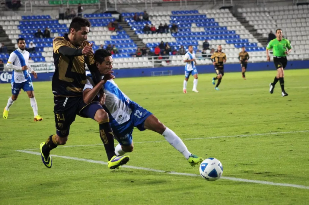 Pumas se fue a la ofensiva pero no abría el marcador  Foto: Carlos Torres