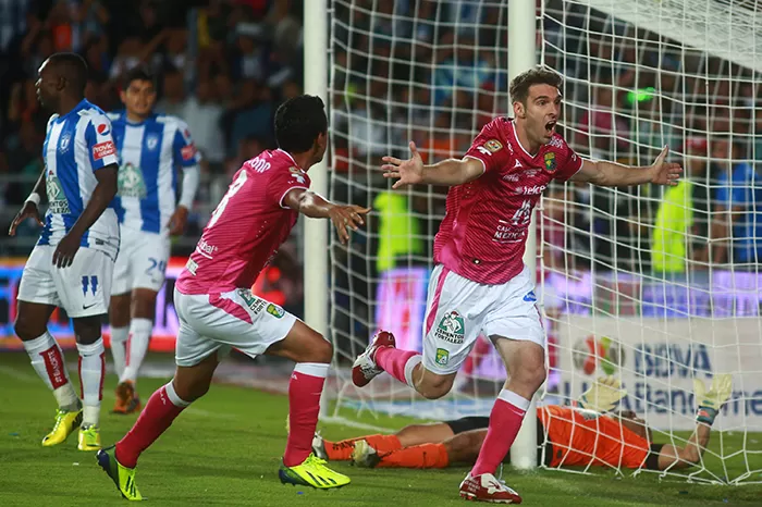 Mauro Bocelli festeja su gol ante Pachuca Foto: Liga Bancomer MX 
