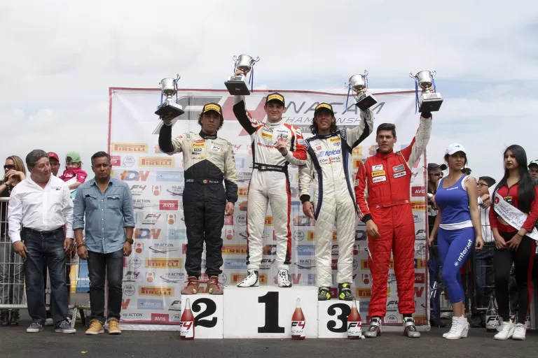 DOM FIA FORMULA 4 NACAM TOLUCA CARRERA 3 1 PATRICIO OWARD 2 AXEL MATUS 3 FERNANDO URRUTIA &copy;ANTONIO SANCHEZ FLORES IMG 5725