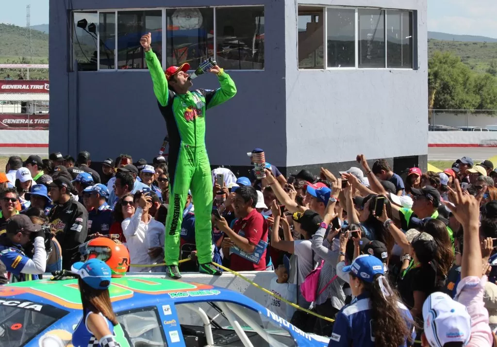 PODIO NASCAR PEAK ROVELO PRIMERO 4