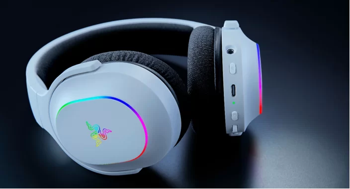 Razer Barracuda X Chroma white